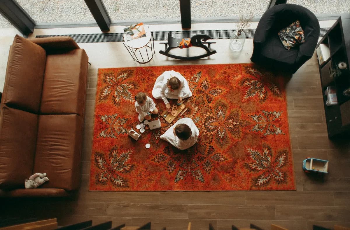 Красный ковролин однотонный